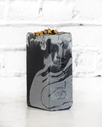 Slow. - Handseife - N°08 - Activated Charcoal Soap mit Pfefferminze und Basilikum