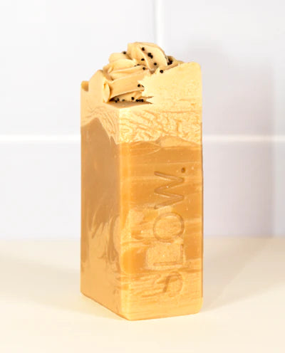 Slow. - Handseife - N°07 - Honey and Colloidal Oat Soap mit Orange, Ingwer, Sternanis und Zimt