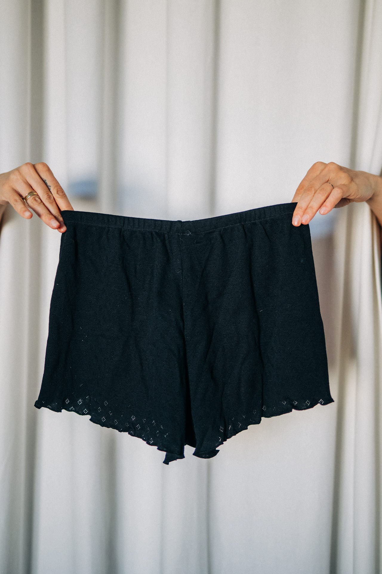 Tricirculo - IRIS SHORTS // black