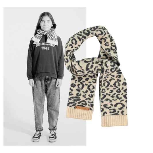 Piupiuchick AW25 - Knitted scarf | Light pink w/ animal print