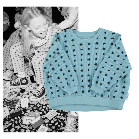 Piupiuchick AW25 - Sweatshirt  | Blue w/ black stars