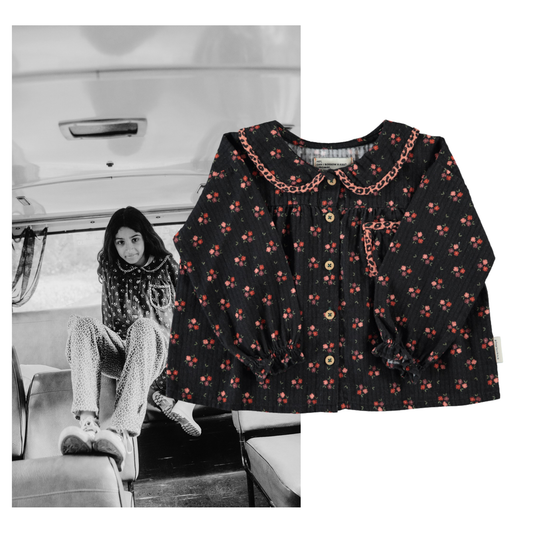 Piupiuchick AW26 - Schwarze Kinder Bluse - 100% Baumwolle - Kragen und Roten Blumen