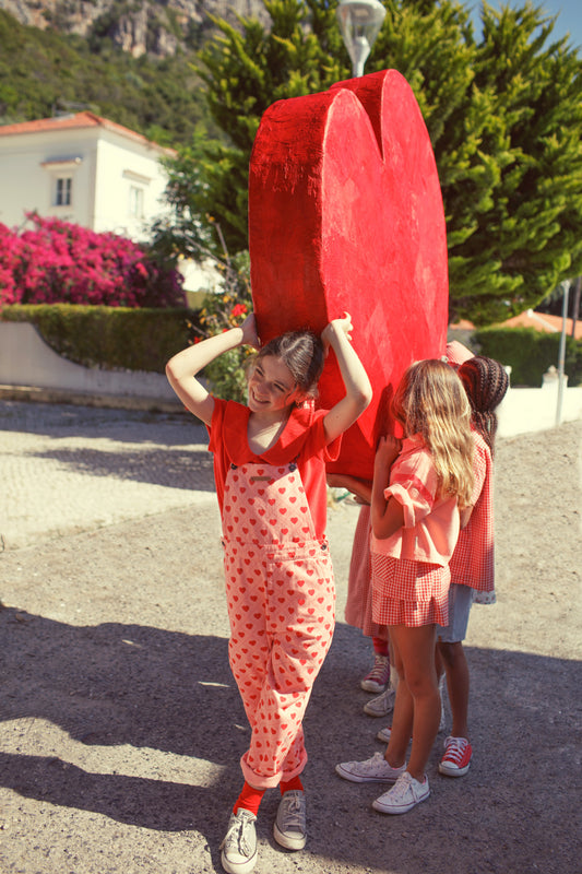 Piupiuchick SS26 - Kinder T-shirt - Bio-Baumwolle - Rot mit Kragen - Amour