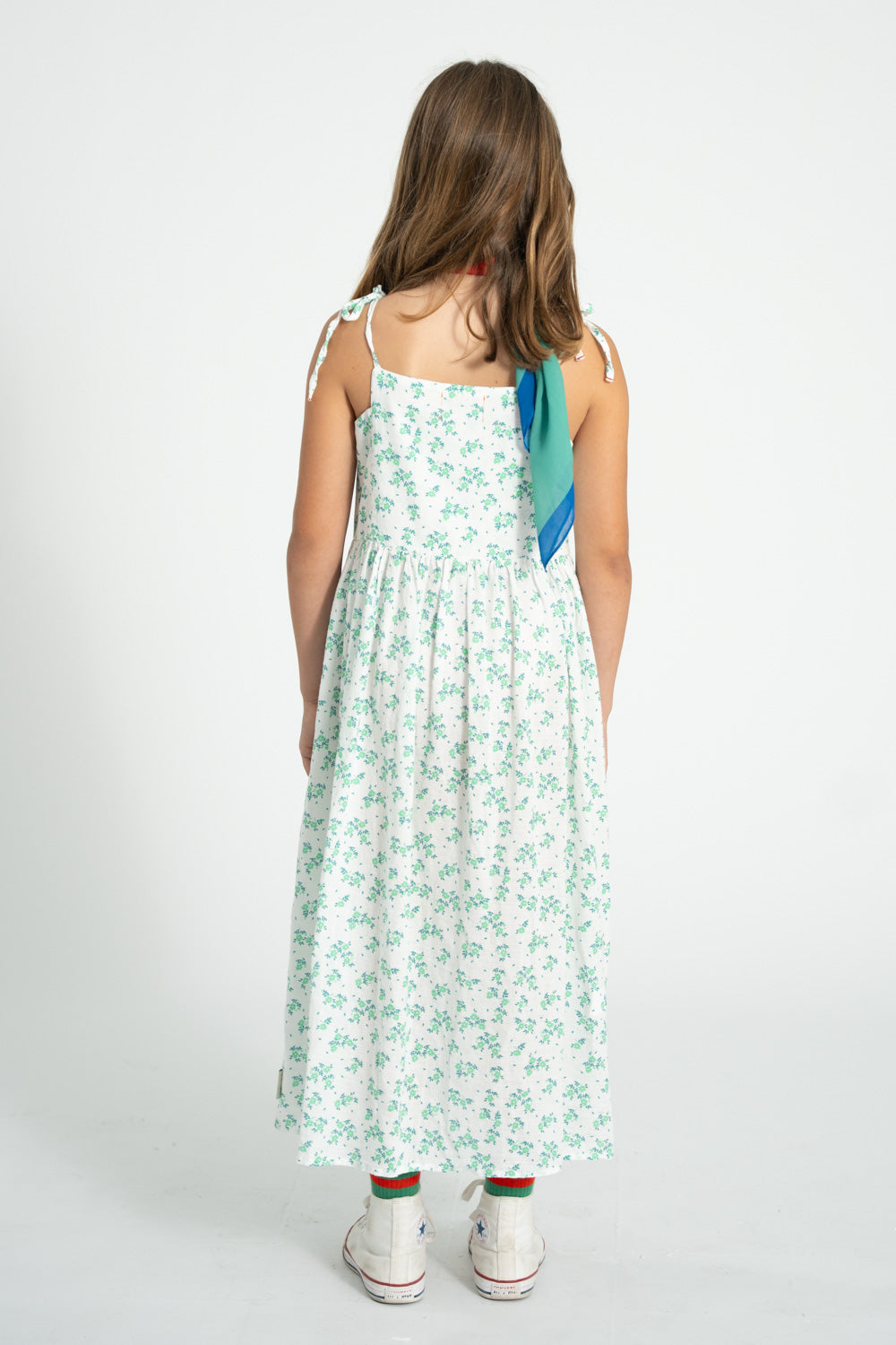Piupiuchick SS26 - Langes Kleid für Kinder - Bio-Baumwolle - Weiß mit grünen Blumen