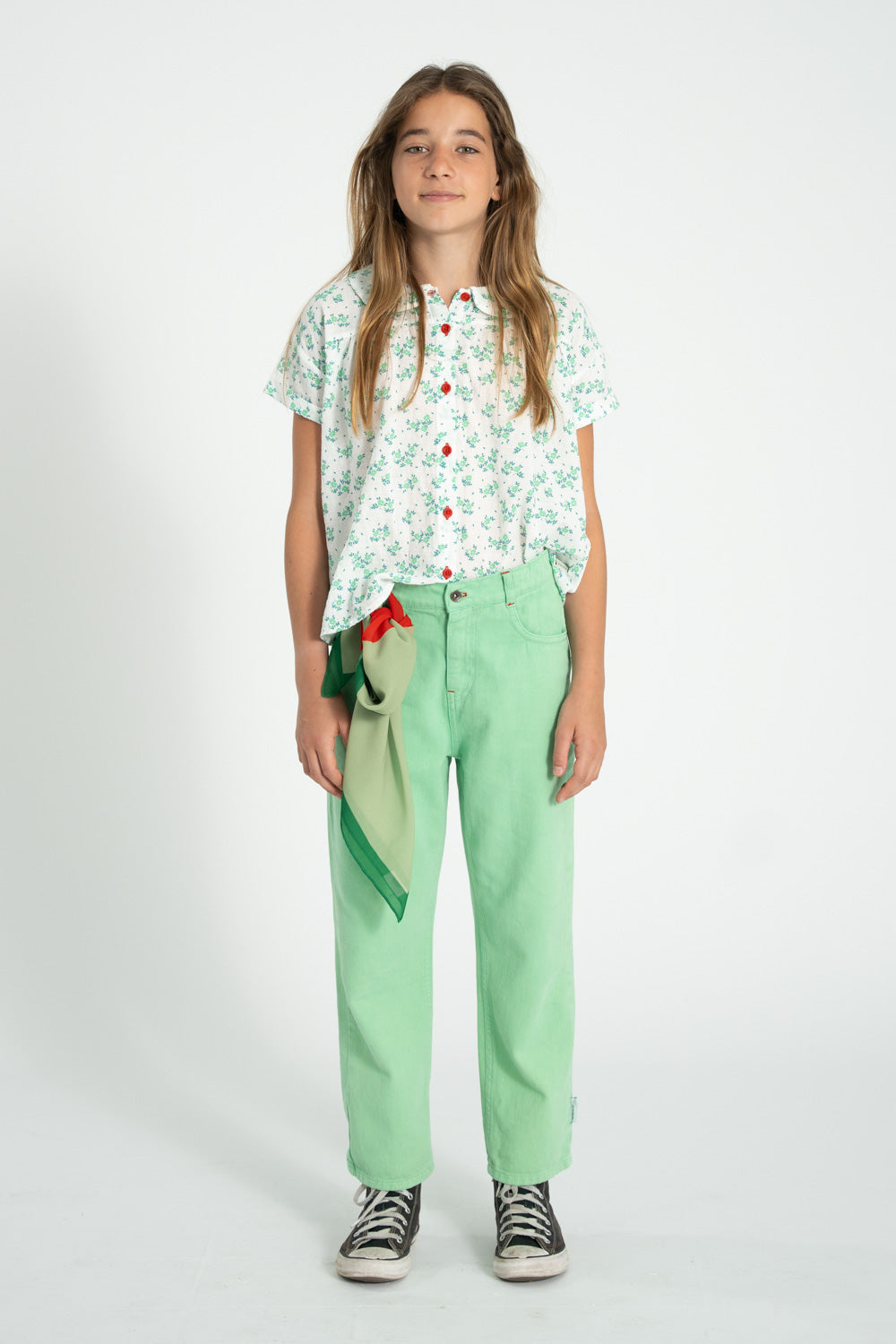 Piupiuchick SS26 - Kinderbluse mit Kragen - Bio-Baumwolle - Weiß mit grünen Blumen