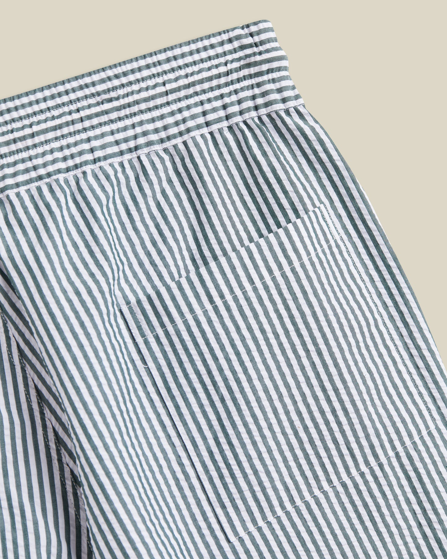 Portuguese Flannel - Herren Shorts - 100% Baumwolle Seersucker - Grün Weiß Gestreift