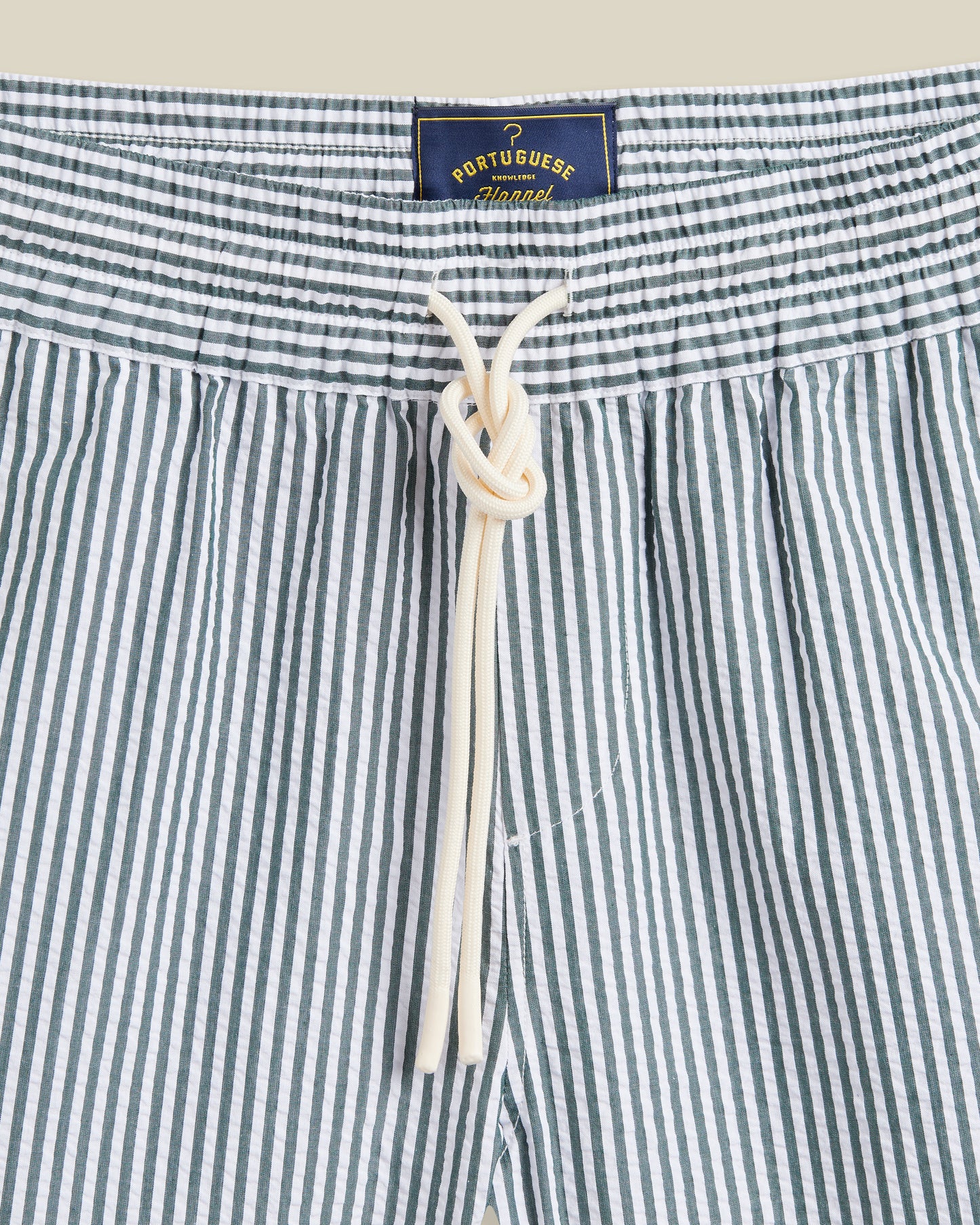 Portuguese Flannel - Herren Shorts - 100% Baumwolle Seersucker - Grün Weiß Gestreift