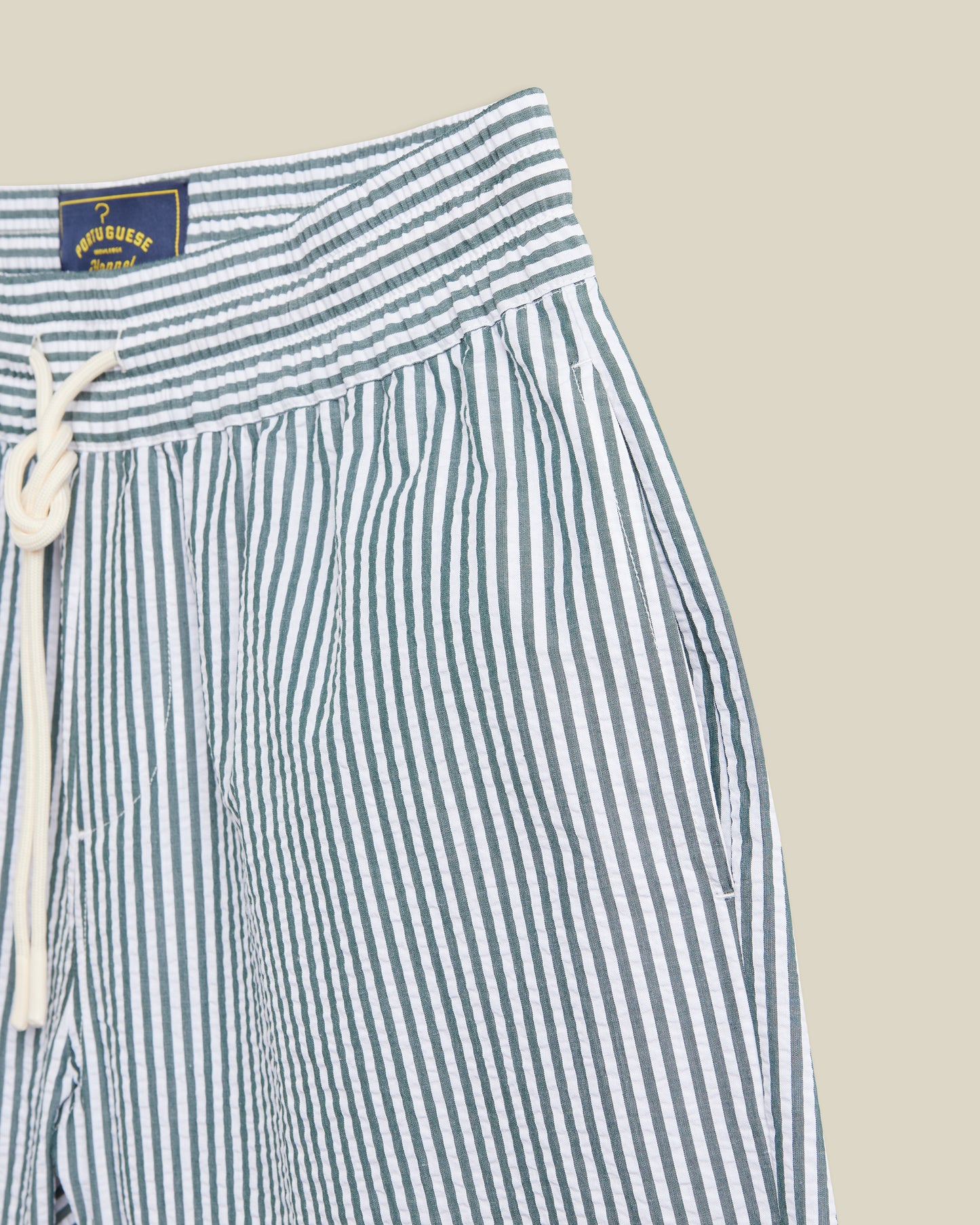 Portuguese Flannel - Herren Shorts - 100% Baumwolle Seersucker - Grün Weiß Gestreift